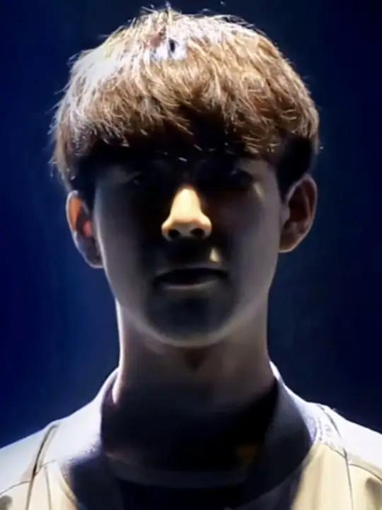 扎金花心态课：当你的底牌被对手看穿时该如何自救？（扎金花心态修炼：当底牌暴露，如何逆转局势）