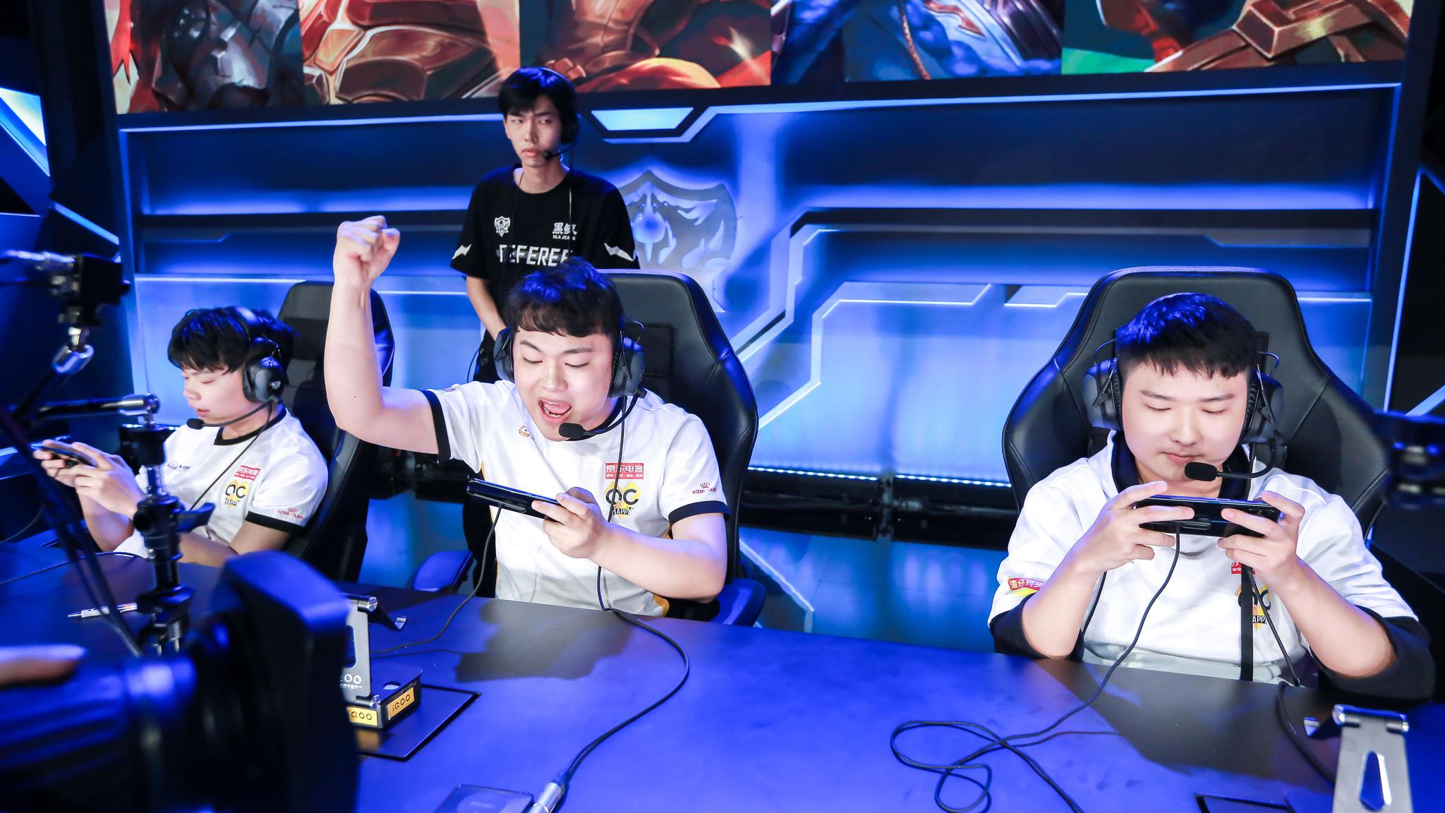 FaZe vs Legacy , Falcons vs OG 在 Austin Major Stage 2 第三轮